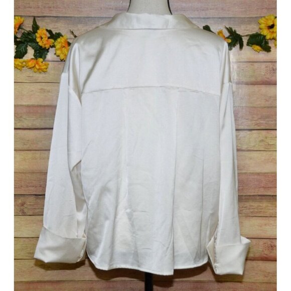 Sanctuary Ivory Button Front Collared Silky Blouse Top Size L V-Neck Career - Picture 6 of 12